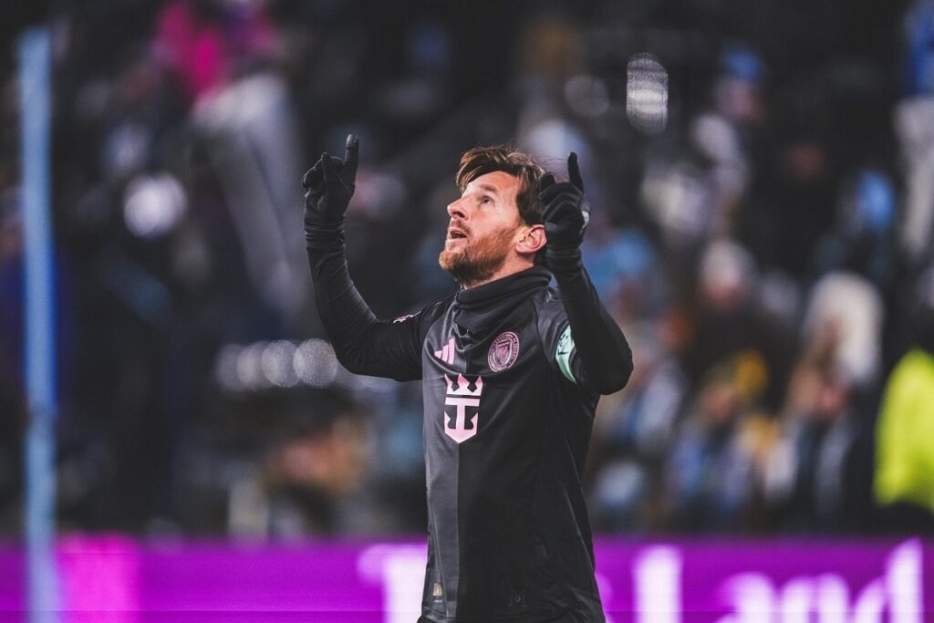 Messi ghi siêu phẩm trong trận đấu giá lạnh nhất tại Mỹ messi vẫn ghi bàn ở độ tuổi gần 40