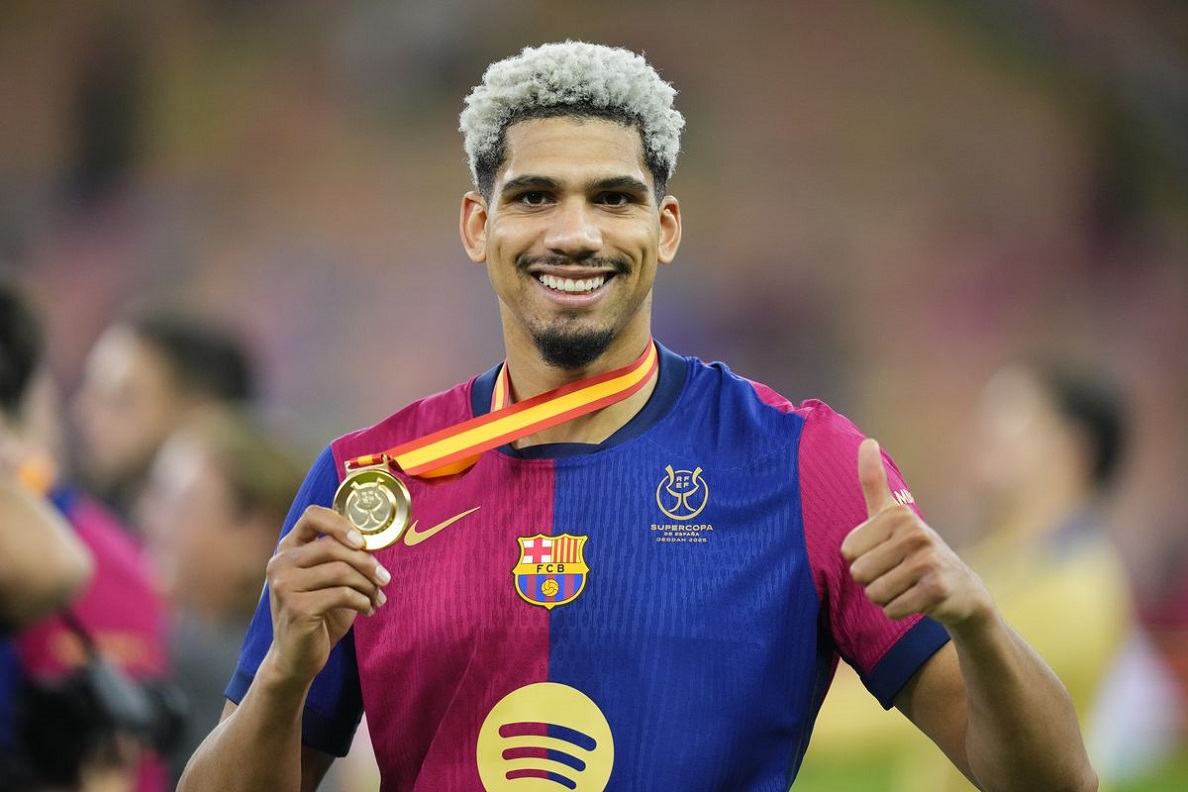 Ronald Araujo - MU sẵn sàng chi 80TR euro cải tổ phòng ngự Ronald Araujo là mảnh ghép phù hợp với chiến lược của HLV Ruben Amorim