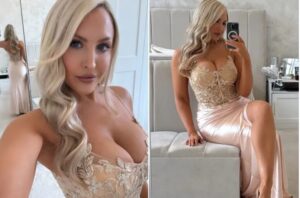 Nữ MC thể thao Emma Louise Jones đốt mắt khán giả trong buôi lễ trao giải Emma Louise Jones chiếm trọn spotlight với váy xuyên thấu tại lễ trao giải Leeds United