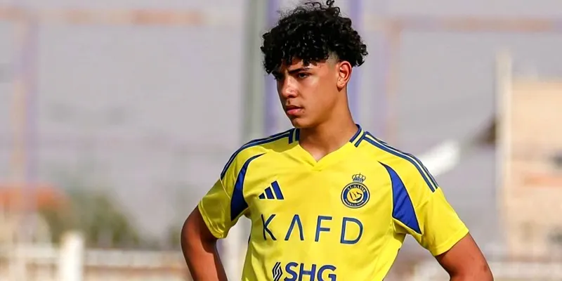 Ronaldo Jr gây sốc với diện mạo ở tuổi 14