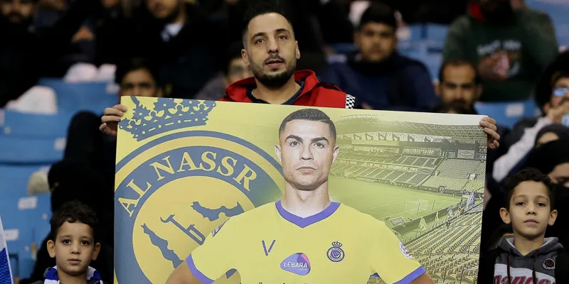 Ronaldo nổi giận, chỉ trích đồng đội trong trận thua sốc trước Al Ittihad nguoi-ham-mo-chi-trich-ronaldo