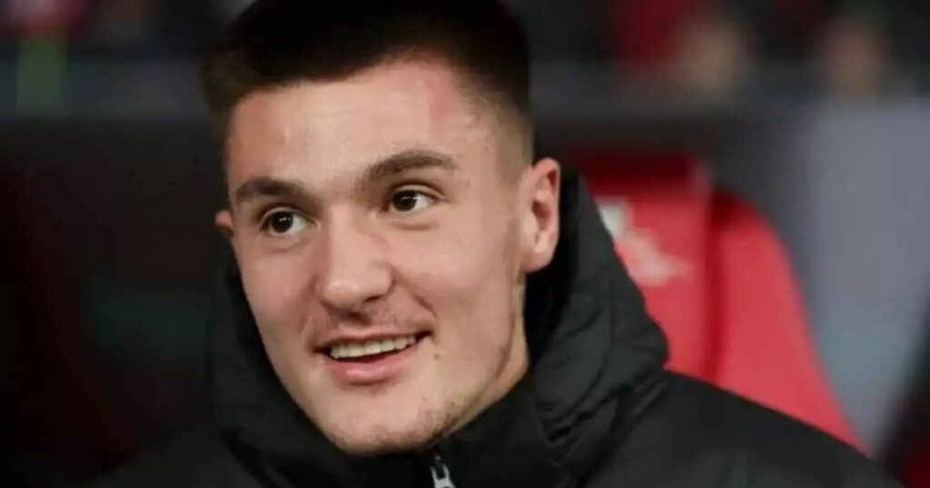 Benjamin Sesko Và Trận Ra Mắt Trong Màu Áo Manchester United Sesko không được đưa ra sân ngay từ đầu